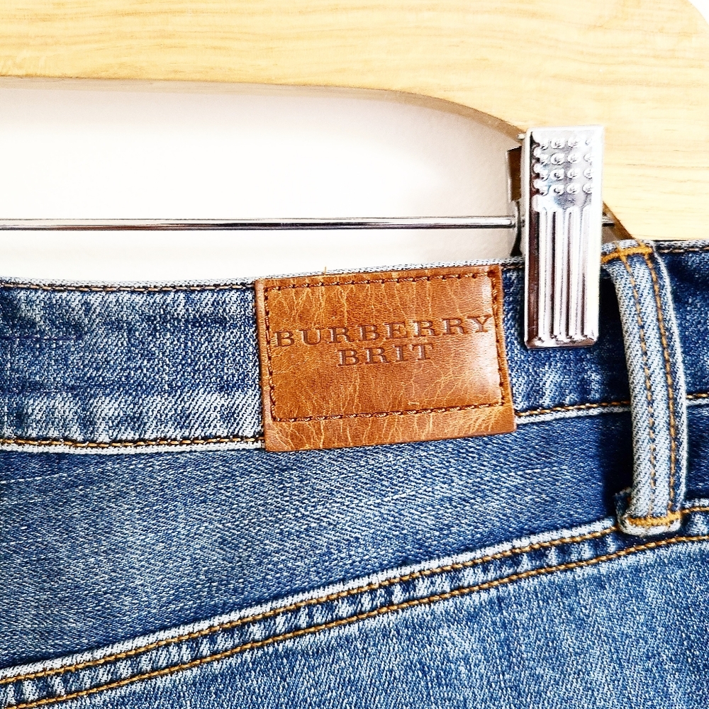 Burberry Brit
Button Fly Denim Shorts | Size: 25 - Picture 3 of 4